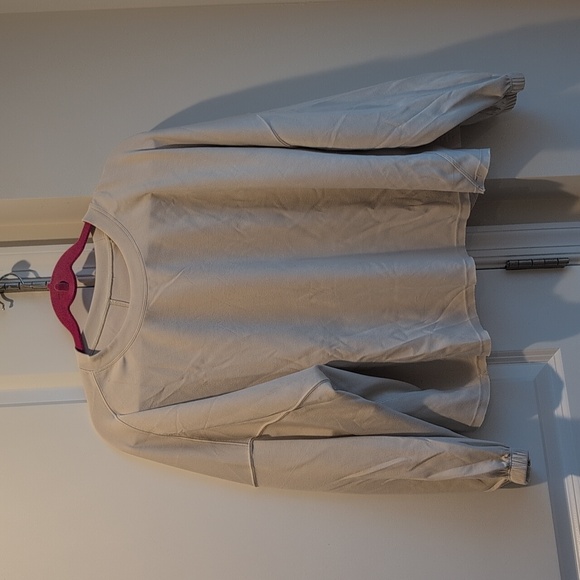 NWT Volare Fitness Jet Set Pullover - Picture 2 of 3